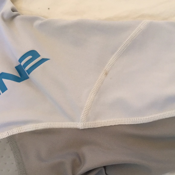 Dakine rash guard - Picture 8 of 8